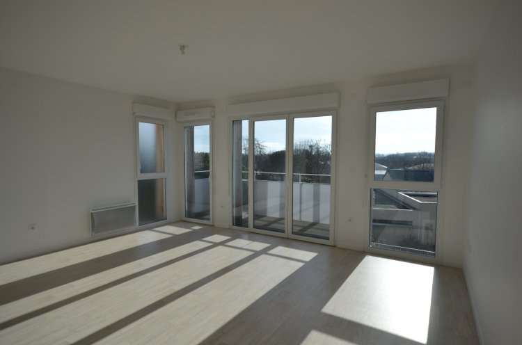 Location appartement 3 pièce(s) 68 m² - Photo 1