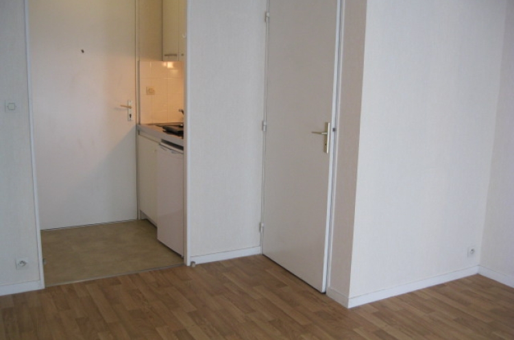 Location appartement 1 pièce(s) 17 m² - Photo 1