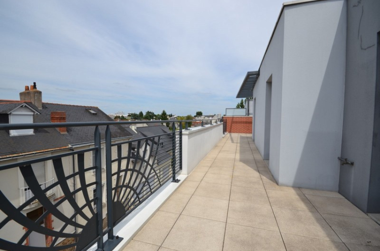 Location appartement 3 pièce(s) 77 m² - Photo 1