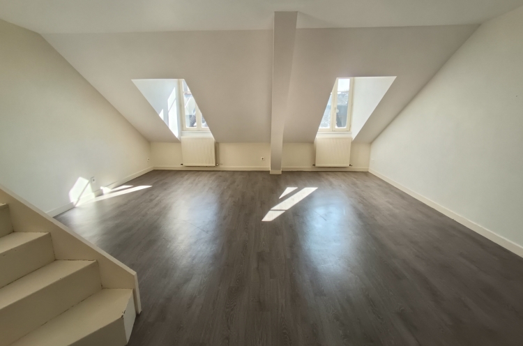 Location appartement 4 pièce(s) 69 m² - Photo 1