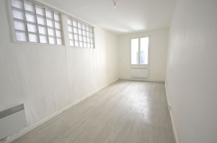 Location appartement 1 pièce(s) 27 m² - Photo 1