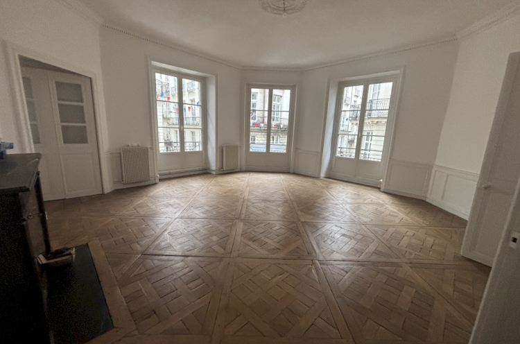 Location bureaux 117 m² - Photo 1