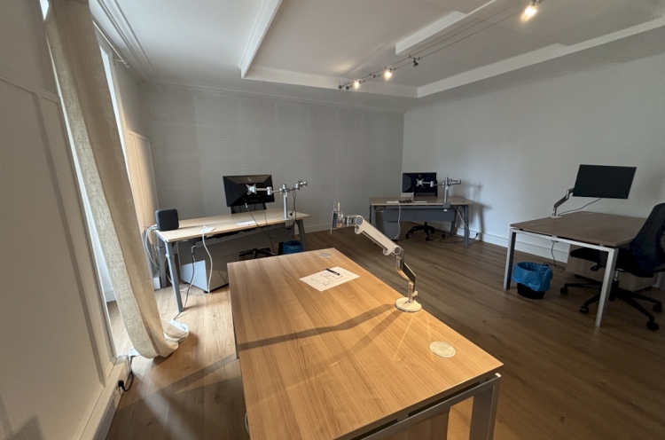 Location bureaux 85 m² - Photo 1