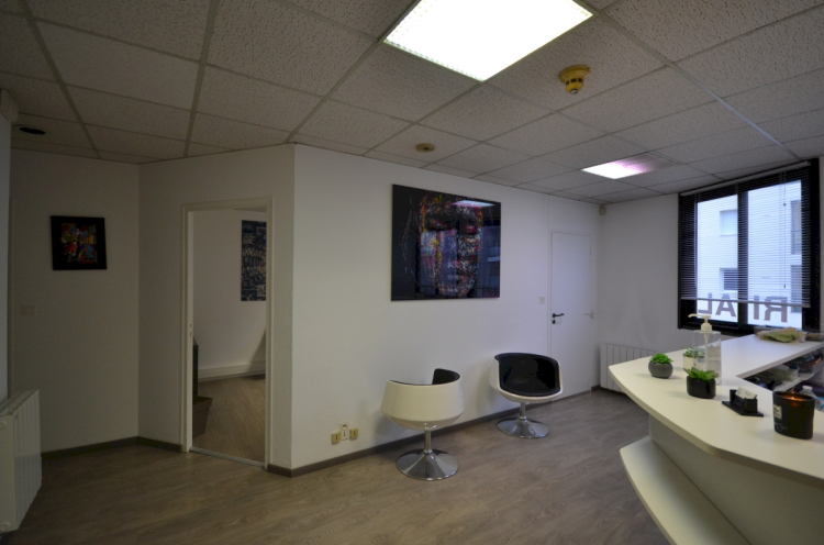 Location bureaux 120 m² - Photo 1