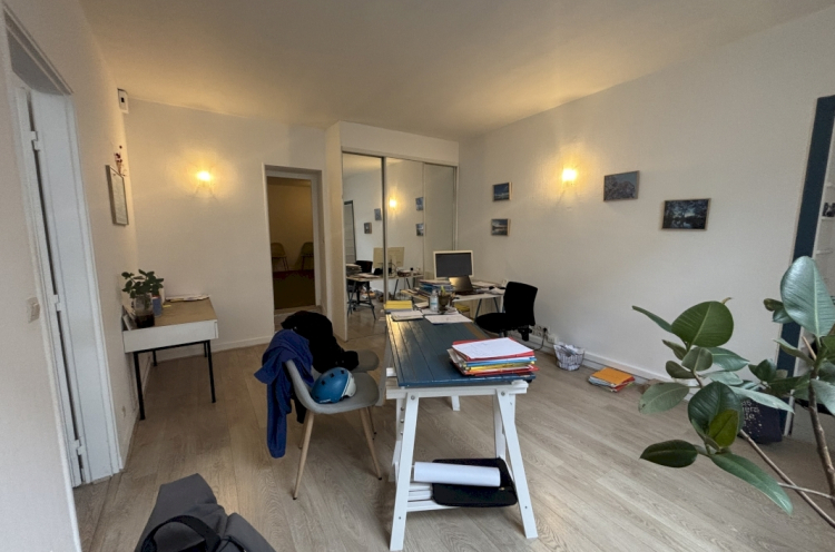 Location local commercial ou professionnel 4 pièce(s) 85 m² - Photo 1