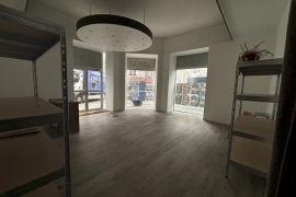 Location local commercial ou professionnel 51 m² - Photo 1 Location local commercial ou professionnel 51 m² - Photo 1