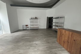 Location local commercial ou professionnel 51 m² - Photo 3 Location local commercial ou professionnel 51 m² - Photo 3