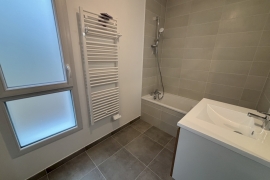 Location maison 4 pièce(s) 88 m² - Photo 3